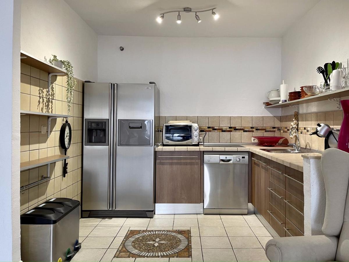 Apartamento Alyanna Михас Экстерьер фото